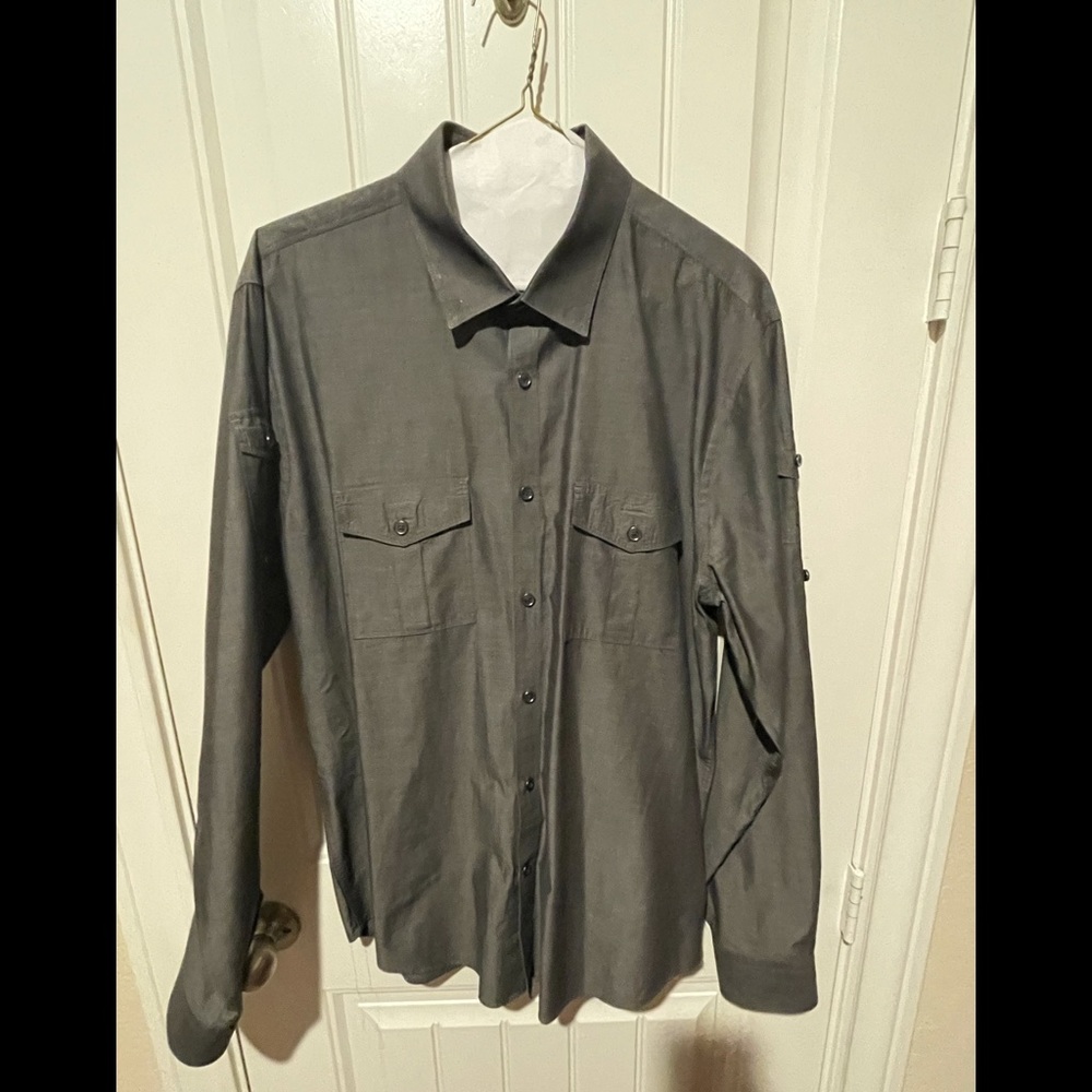 Men’s gray dress shirt